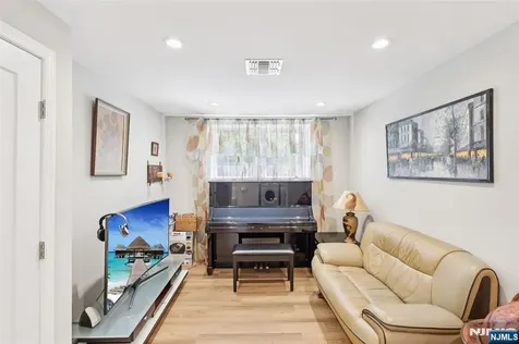 1 Diamond Court Glen Rock NJ 07452
