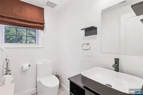 1 Diamond Court Glen Rock NJ 07452