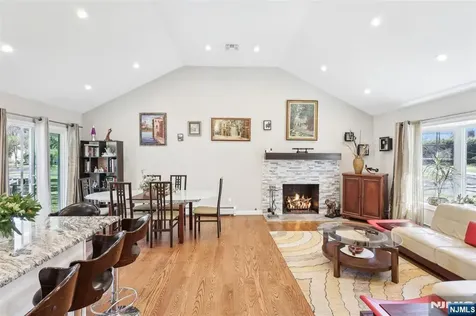 1 Diamond Court Glen Rock NJ 07452
