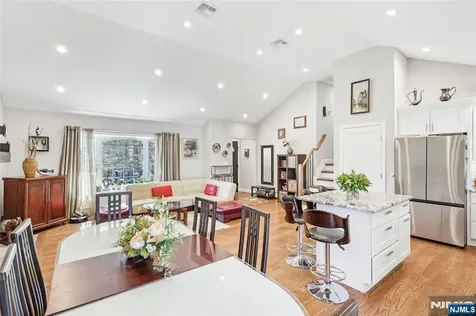 1 Diamond Court Glen Rock NJ 07452