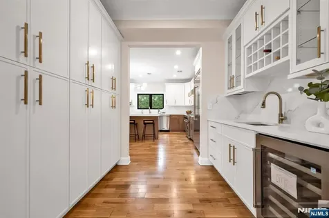 340 Ellen Place Paramus NJ 07652
