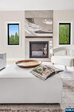 340 Ellen Place Paramus NJ 07652