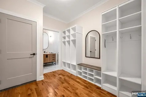 340 Ellen Place Paramus NJ 07652