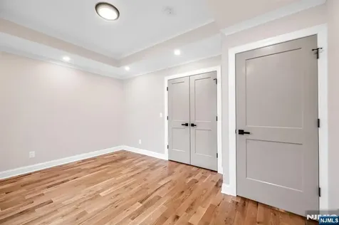 340 Ellen Place Paramus NJ 07652