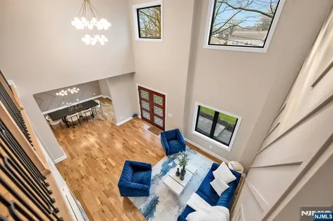 340 Ellen Place Paramus NJ 07652