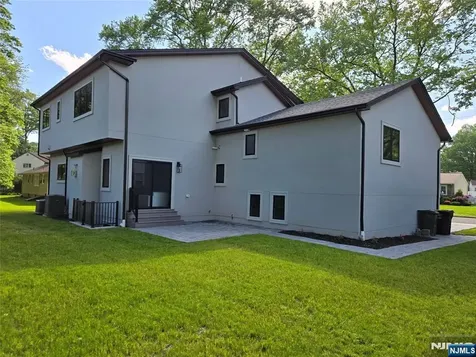 340 Ellen Place Paramus NJ 07652
