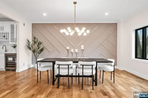 340 Ellen Place Paramus NJ 07652