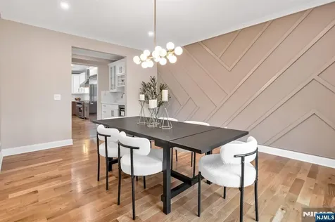 340 Ellen Place Paramus NJ 07652