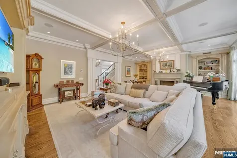 74 Roberts Road Englewood Cliffs NJ 07632