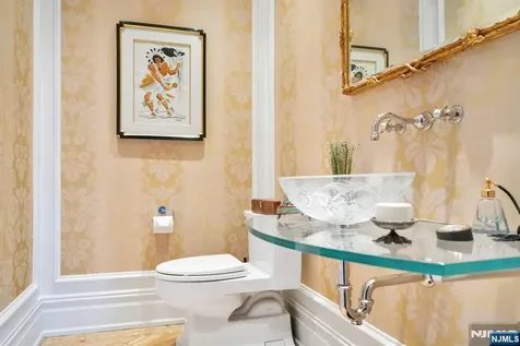 74 Roberts Road Englewood Cliffs NJ 07632