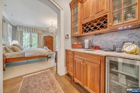 74 Roberts Road Englewood Cliffs NJ 07632