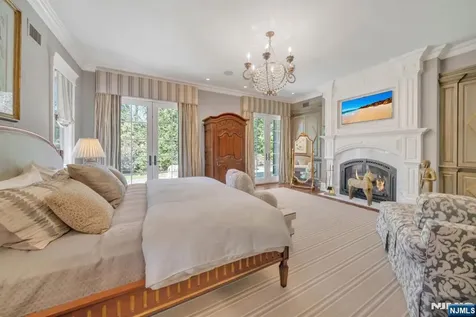 74 Roberts Road Englewood Cliffs NJ 07632