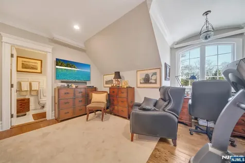 74 Roberts Road Englewood Cliffs NJ 07632