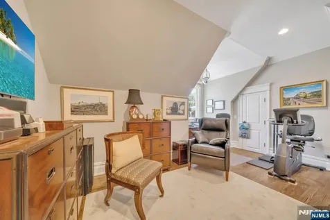 74 Roberts Road Englewood Cliffs NJ 07632