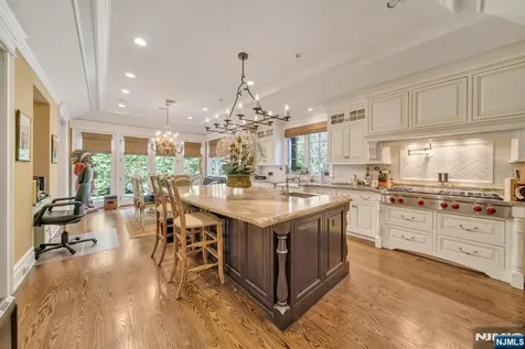 74 Roberts Road Englewood Cliffs NJ 07632