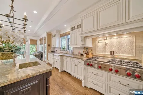 74 Roberts Road Englewood Cliffs NJ 07632