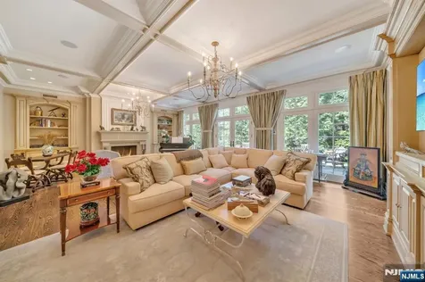 74 Roberts Road Englewood Cliffs NJ 07632
