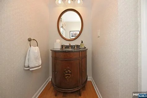 51 Ardmore Road Ho-ho-kus NJ 07423