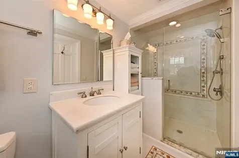 51 Ardmore Road Ho-ho-kus NJ 07423