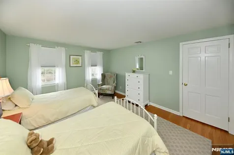 51 Ardmore Road Ho-ho-kus NJ 07423