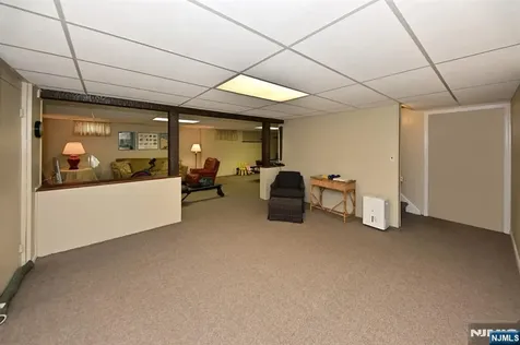 51 Ardmore Road Ho-ho-kus NJ 07423