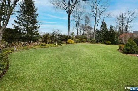 51 Ardmore Road Ho-ho-kus NJ 07423