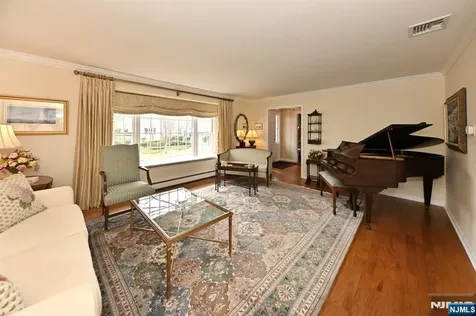 51 Ardmore Road Ho-ho-kus NJ 07423