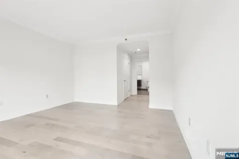 3309 City Place Edgewater NJ 07020