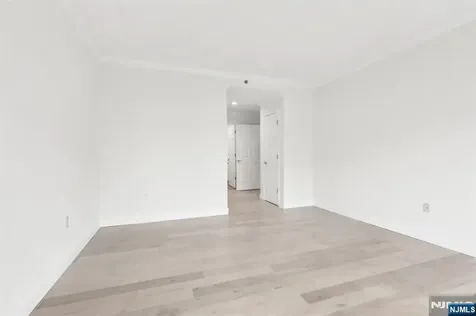 3309 City Place Edgewater NJ 07020