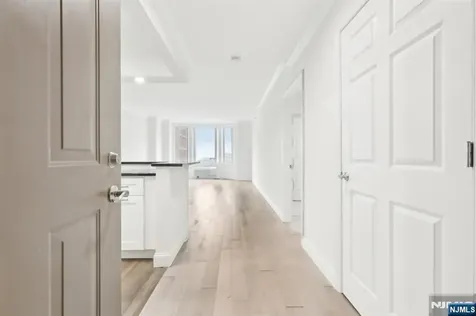 3309 City Place Edgewater NJ 07020