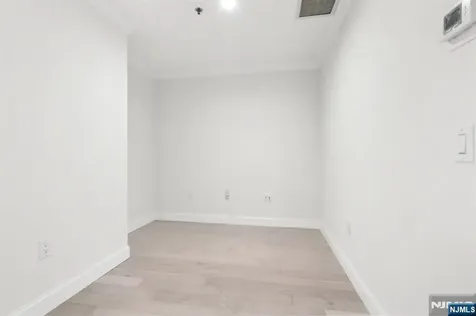 3309 City Place Edgewater NJ 07020