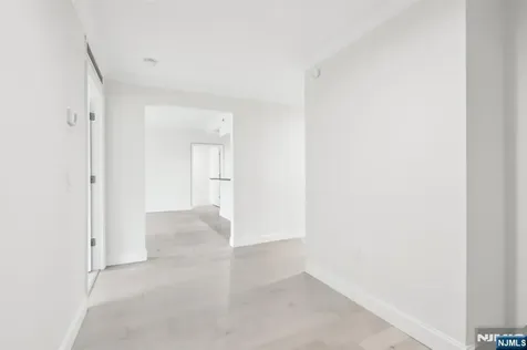 3309 City Place Edgewater NJ 07020