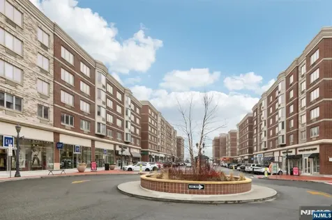 3309 City Place Edgewater NJ 07020