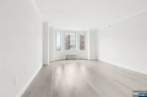 3309 City Place Edgewater NJ 07020