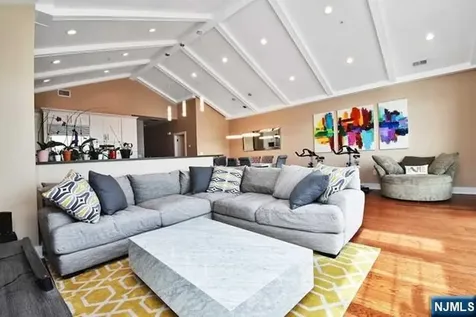 14 Lydia Drive Guttenberg NJ 07093