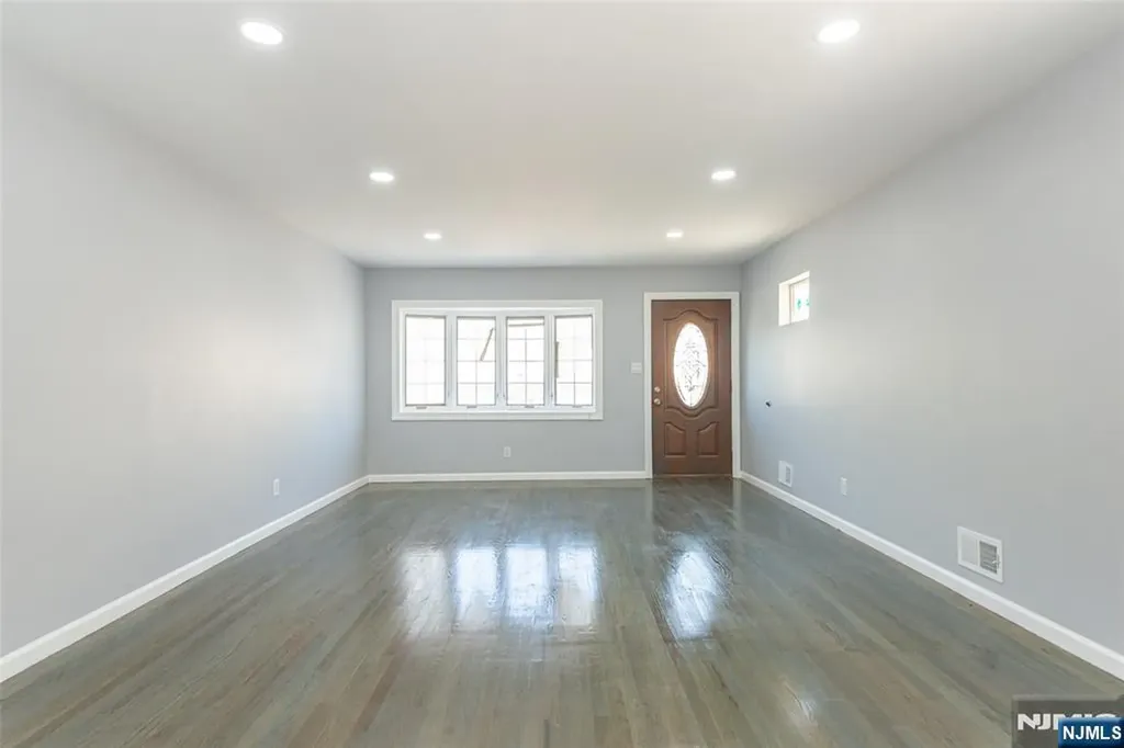 20 Isabella Avenue Bayonne NJ 07002