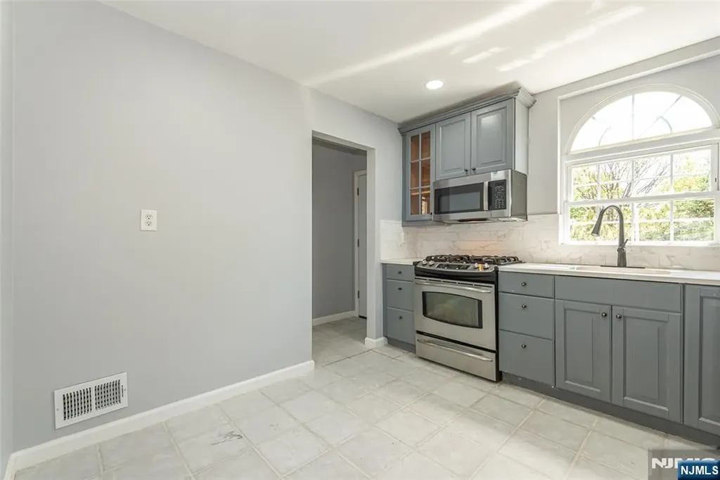 20 Isabella Avenue Bayonne NJ 07002