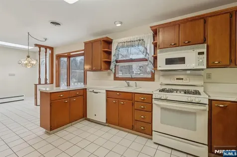 8 Sparrowbush Road Mahwah NJ 07430