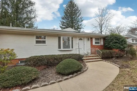 8 Sparrowbush Road Mahwah NJ 07430