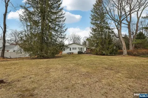 8 Sparrowbush Road Mahwah NJ 07430