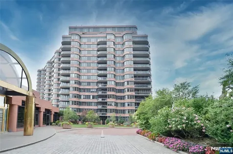 100 Carlyle Drive Cliffside Park NJ 07010