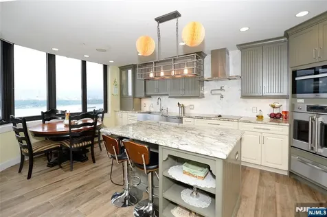 100 Carlyle Drive Cliffside Park NJ 07010