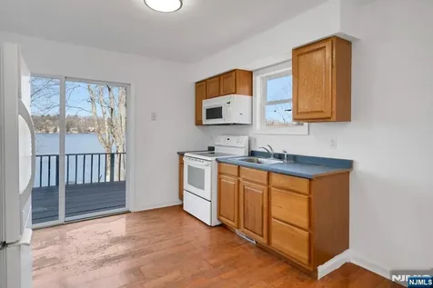 119 Lake Shore Drive West Milford NJ 07421
