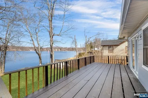 119 Lake Shore Drive West Milford NJ 07421