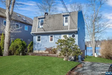 119 Lake Shore Drive West Milford NJ 07421