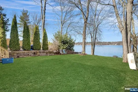 119 Lake Shore Drive West Milford NJ 07421