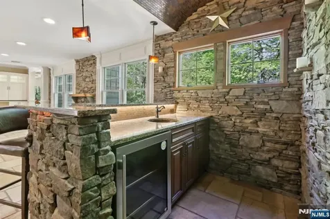 41 Snow Drive Mahwah NJ 07430