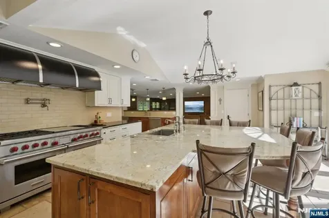 41 Snow Drive Mahwah NJ 07430