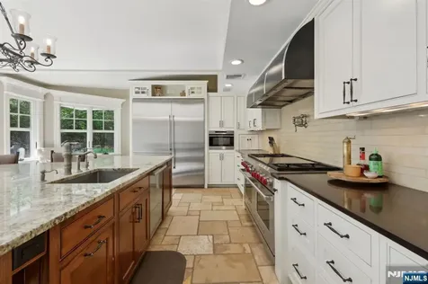 41 Snow Drive Mahwah NJ 07430