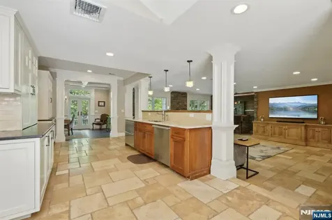 41 Snow Drive Mahwah NJ 07430